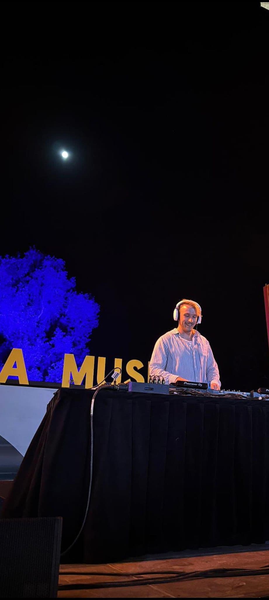 Max Van Zutphen (MAZE)
